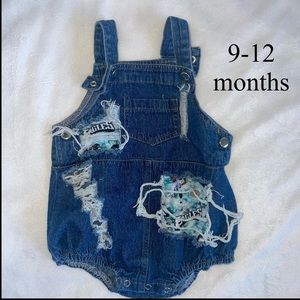 Small Shop Eagles Romper Like new condition